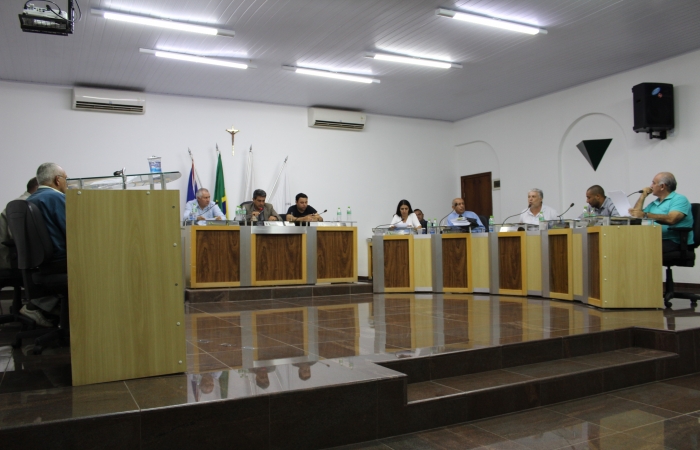 Cemitério Municipal e Conselho Tutelar são temas de reunião plenária 