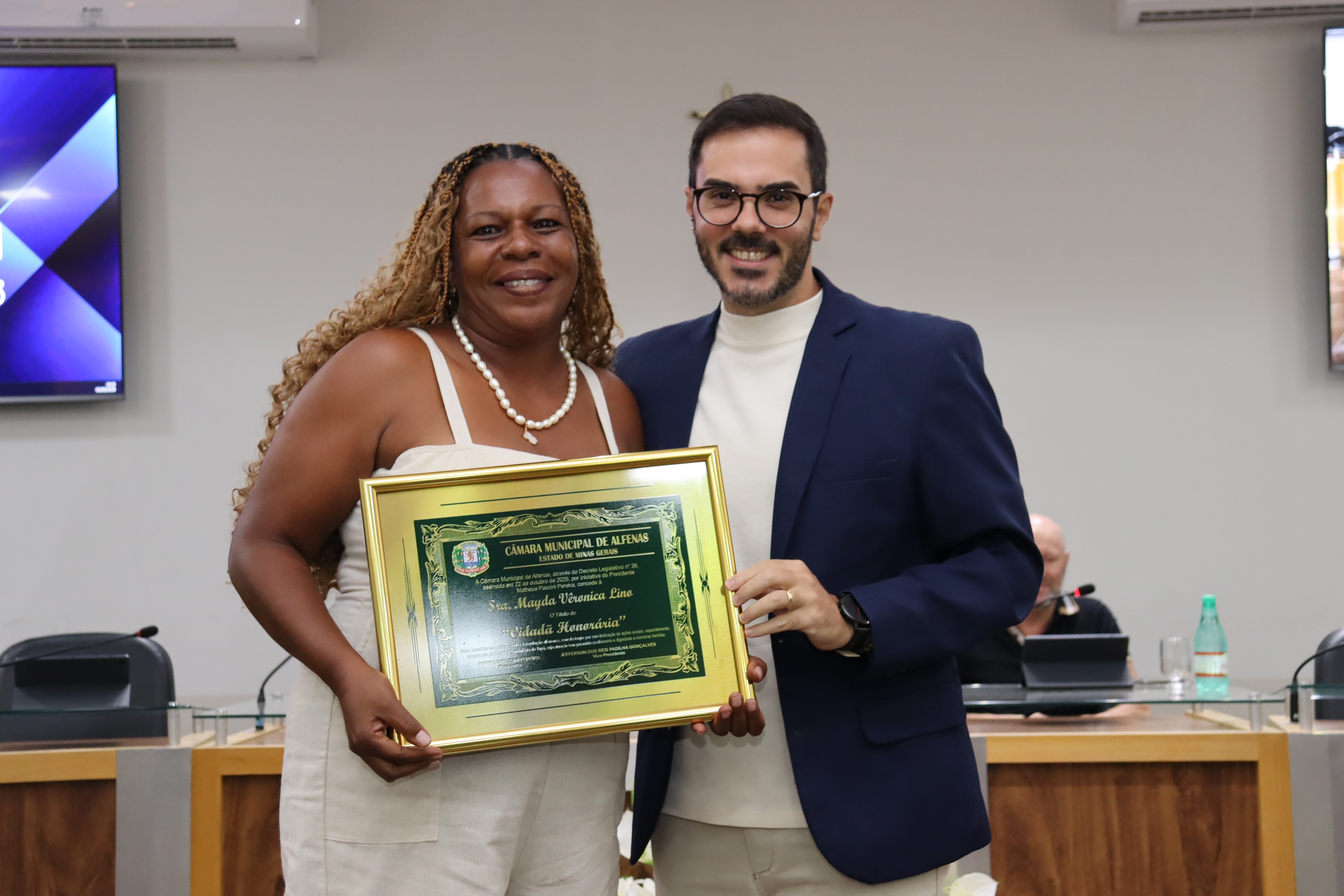 Mayda Lino recebe Título de Cidadã Honorária de Alfenas