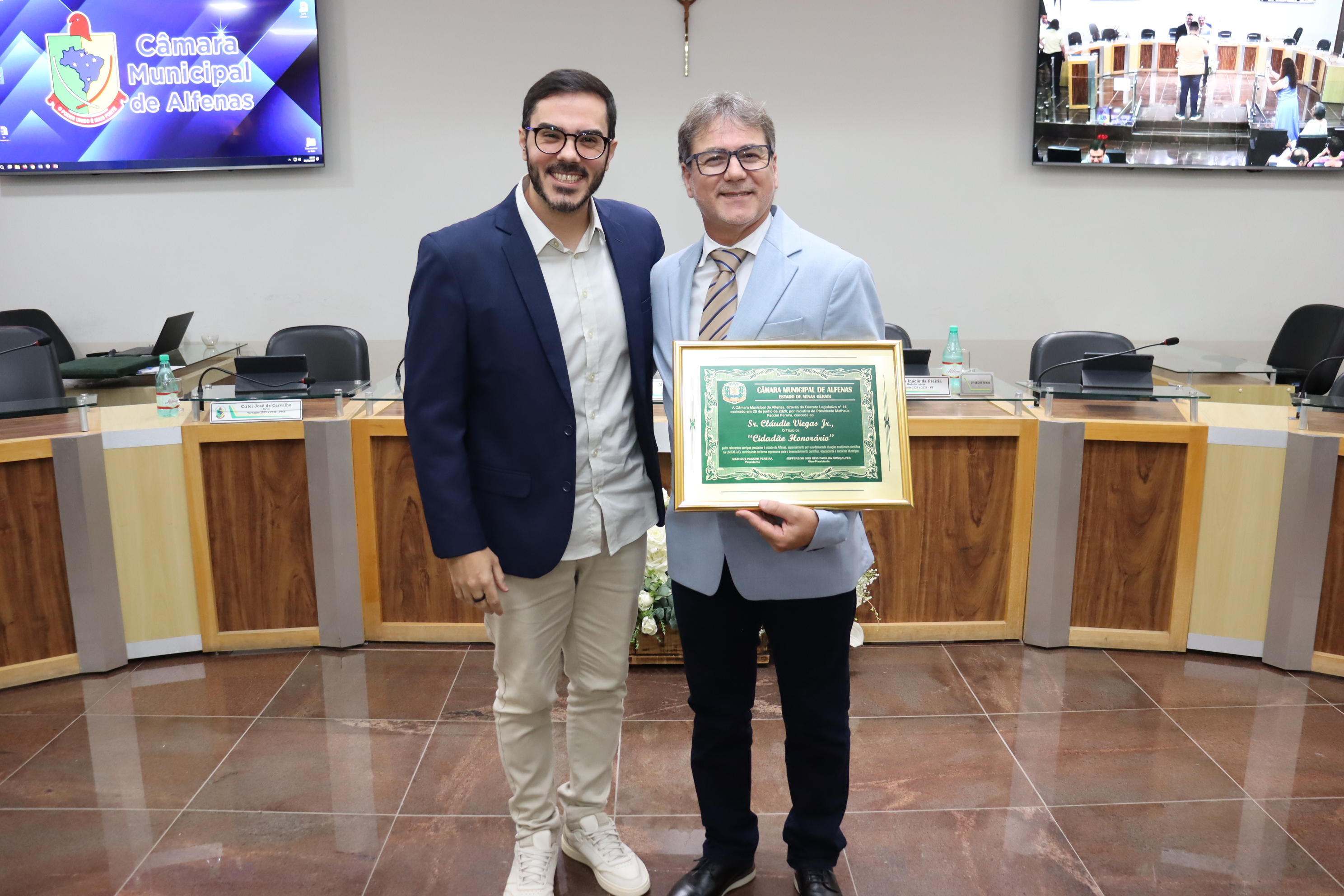 Claudio Viegas recebe Título de Cidadão Honorário