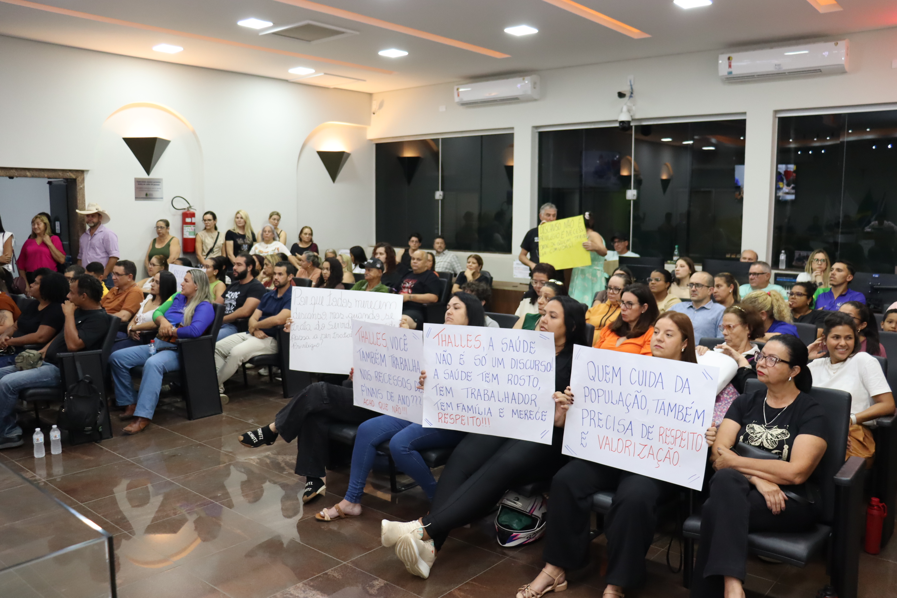Vetos do Executivo, proteção às mulheres e demandas da população na 3ª reunião do período 