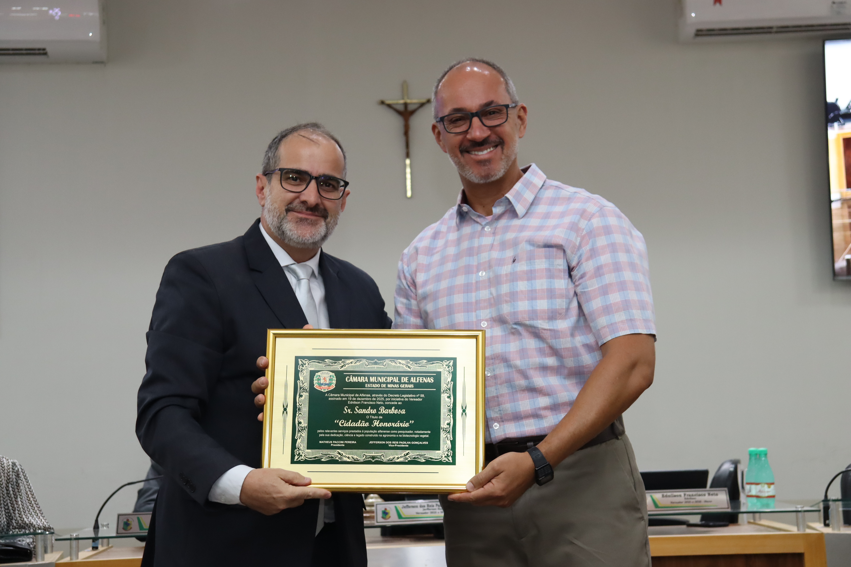 Sandro Barbosa recebe Título de Cidadão Honorário de Alfenas
