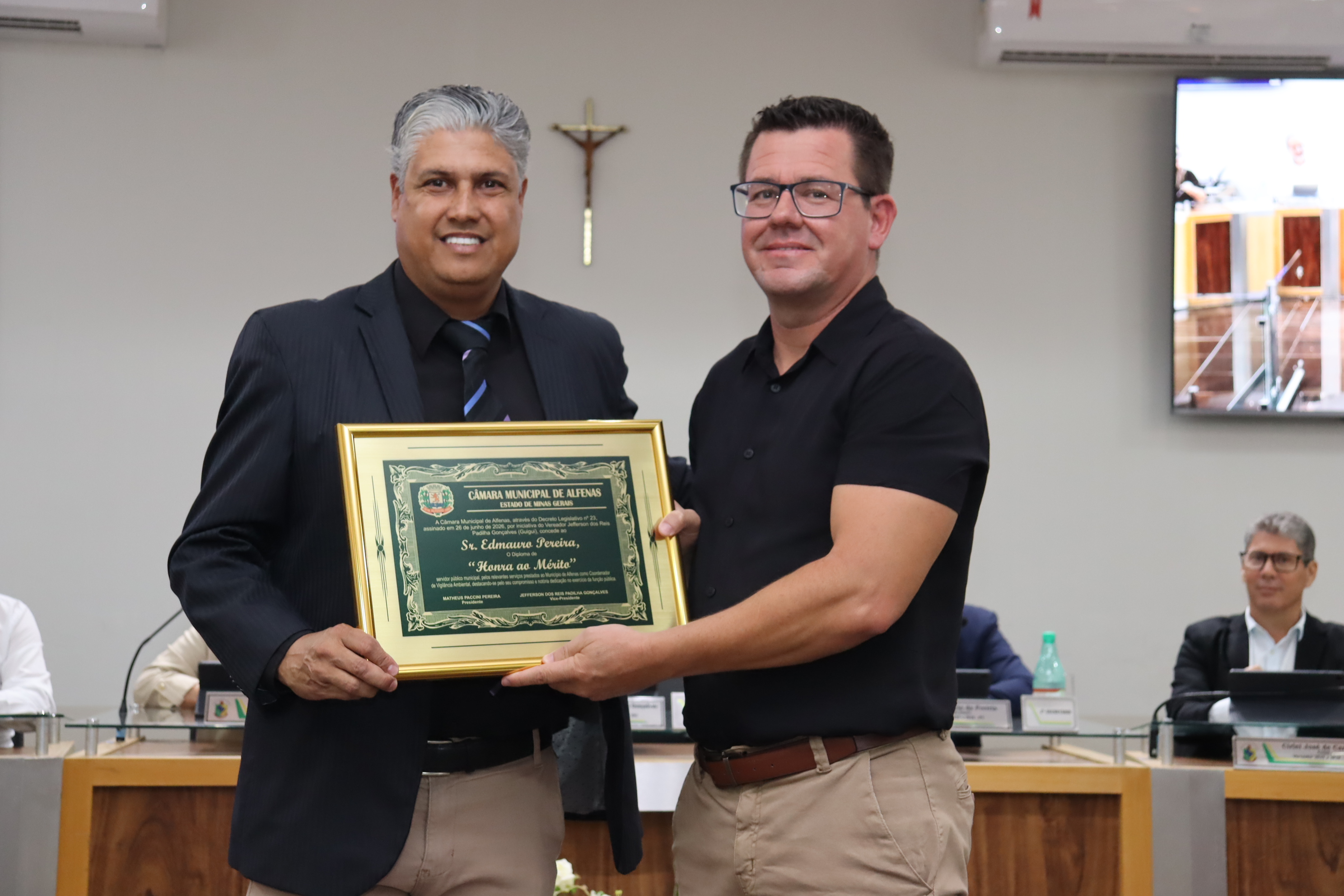 Edimauro Pereira recebe Diploma de Honra ao Mérito