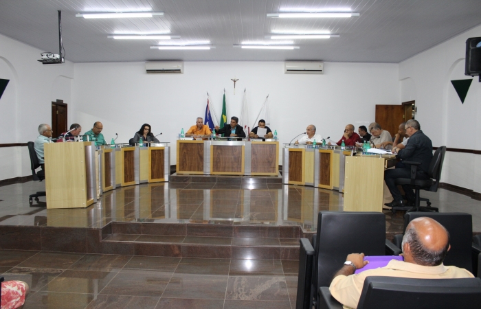 Providências para caçambas de lixo e para o trânsito da cidade são requisitadas em reunião