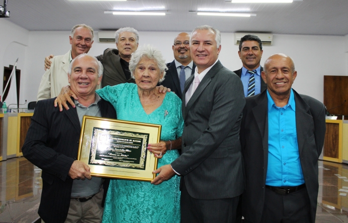 Dona Maria da Aratóca recebe Diploma de Honra ao Mérito