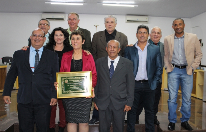 Idalina recebe Título de Cidadã Honorária