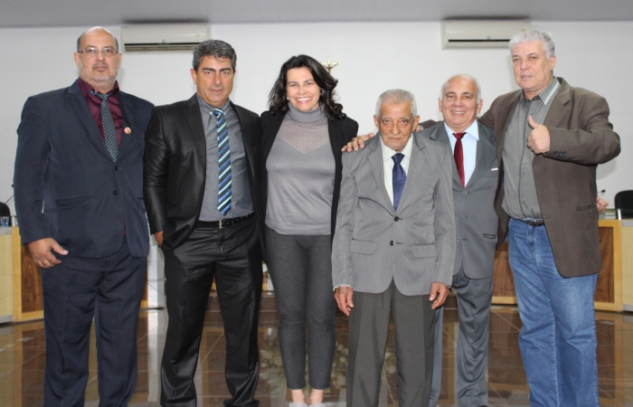 José dos Santos recebe diploma de Honra ao Mérito