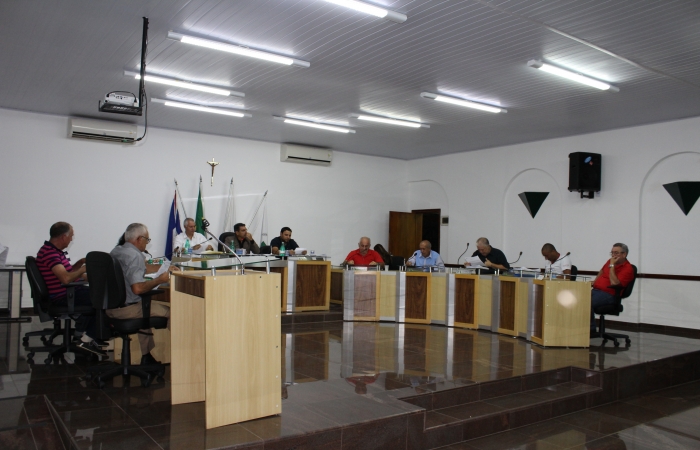 Vereadores apresentam requerimento sobre coleta de lixo
