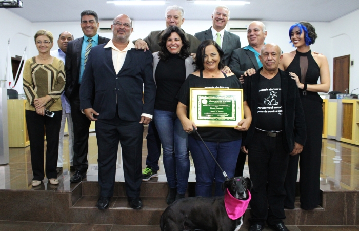 Renata Santinelli recebe Diploma de Honra ao Mérito