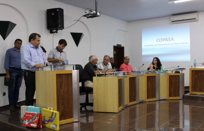 Copasa presta esclarecimentos sobre mau cheiro e lançamento de efluentes no Lago de Furnas