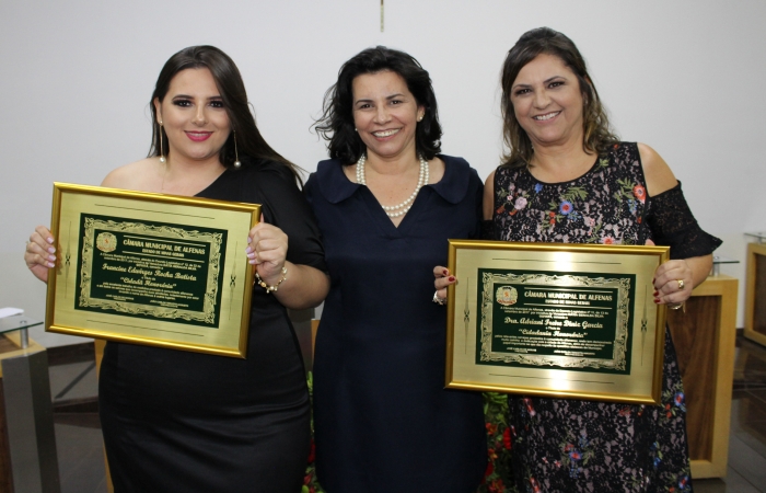 Dras. Francine e Adriani recebem títulos de cidadania honorária